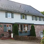 Im Kelterhaus *